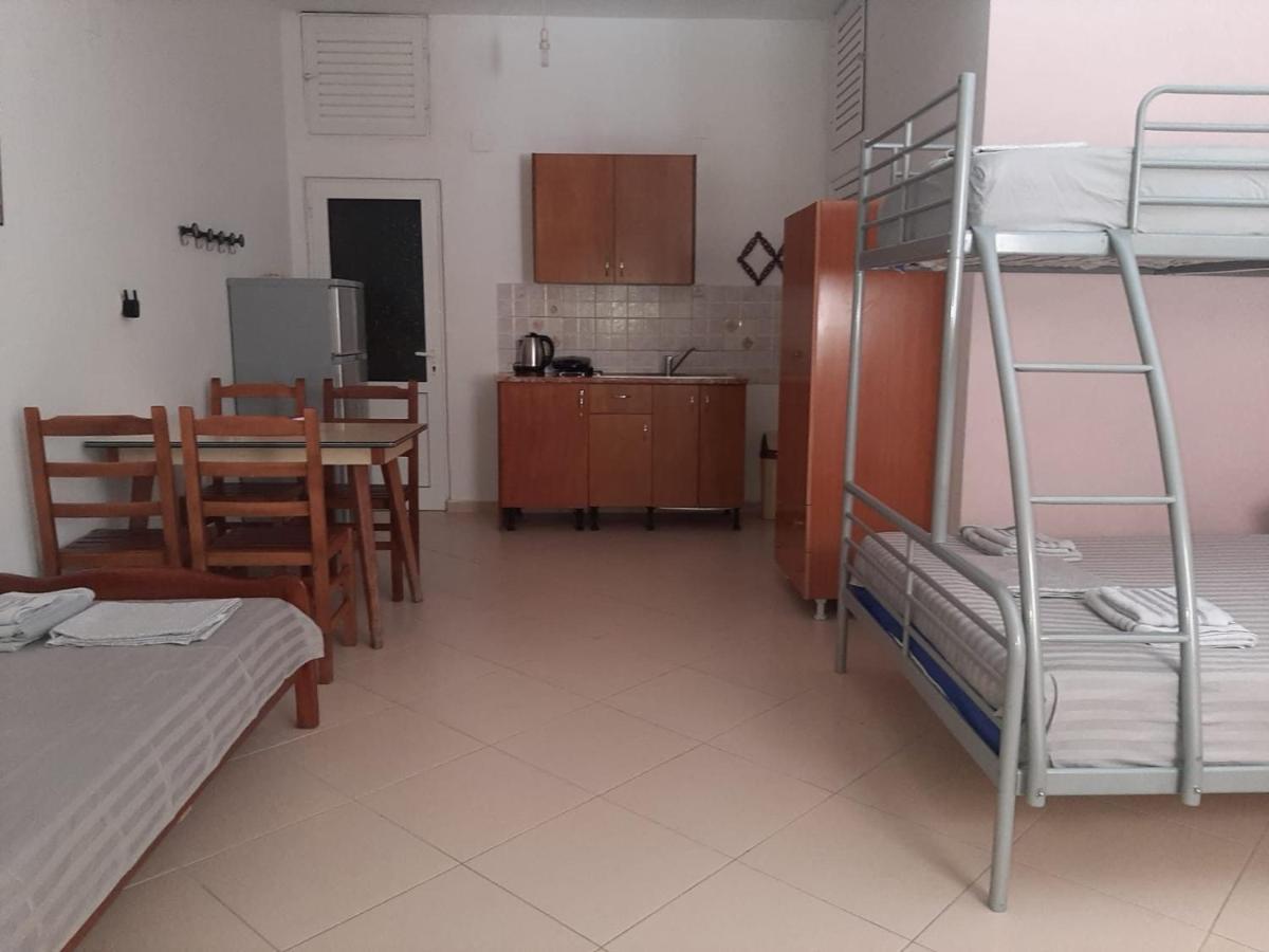 Rexhos Studios Himara Kültér fotó